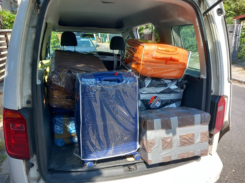 walizki w bagażniku